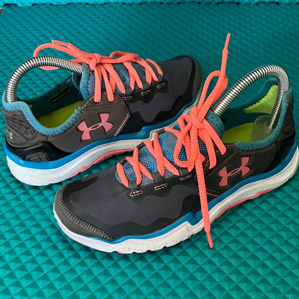 UNDER ARMOUR Women Charge RC 2 running shoes with a multi-colored design | 5